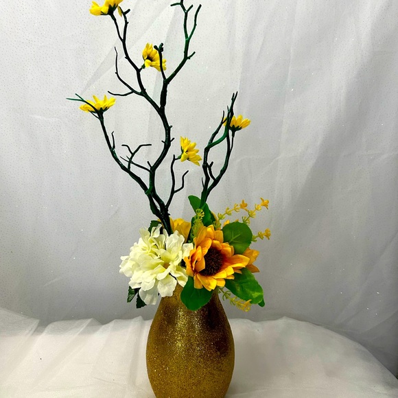 Centerpiece GOLD AND SUNFLOWER